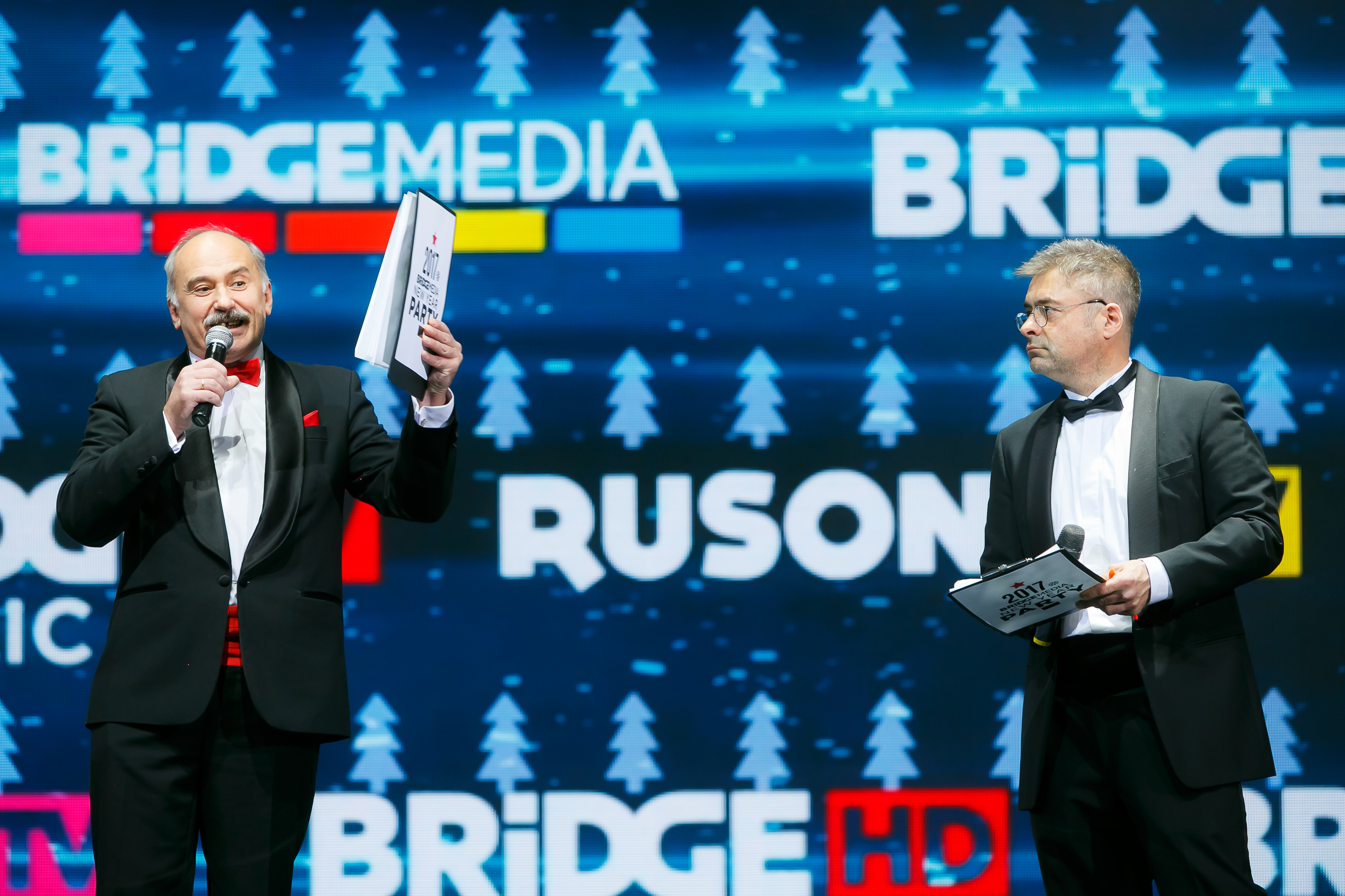 Медиа 2011. Bridge Media Медиа Холдинг Медиа Холдинг. Бридж Медиа 2011. Бридж Медиа 2012. Бридж Медиа 2010.