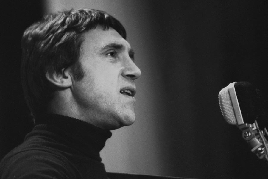 Высоцкий на 8 языках