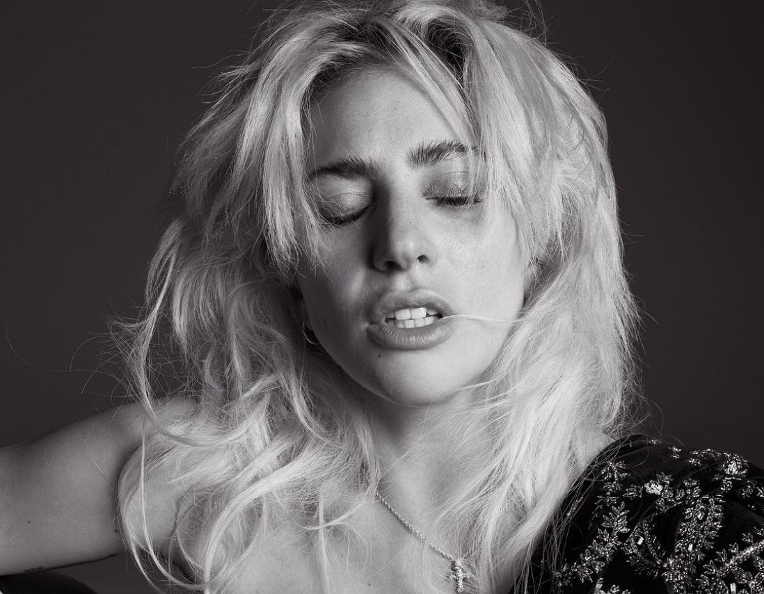 Леди Гага больна фибромиалгией