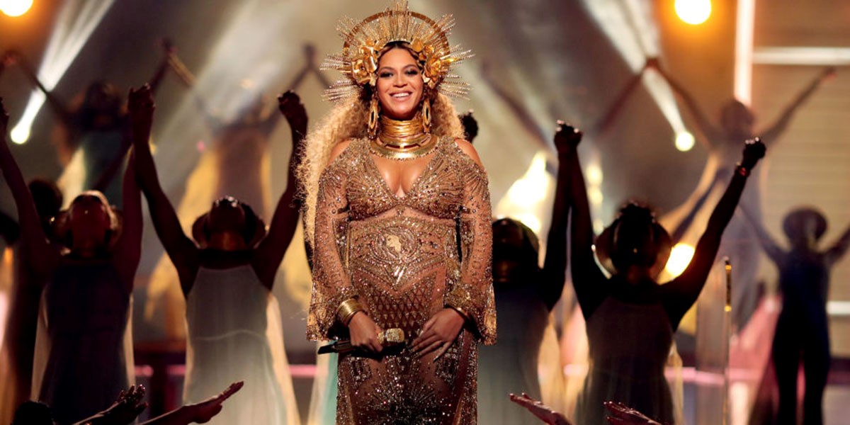 Бейонсе учредила стипендию для девушек